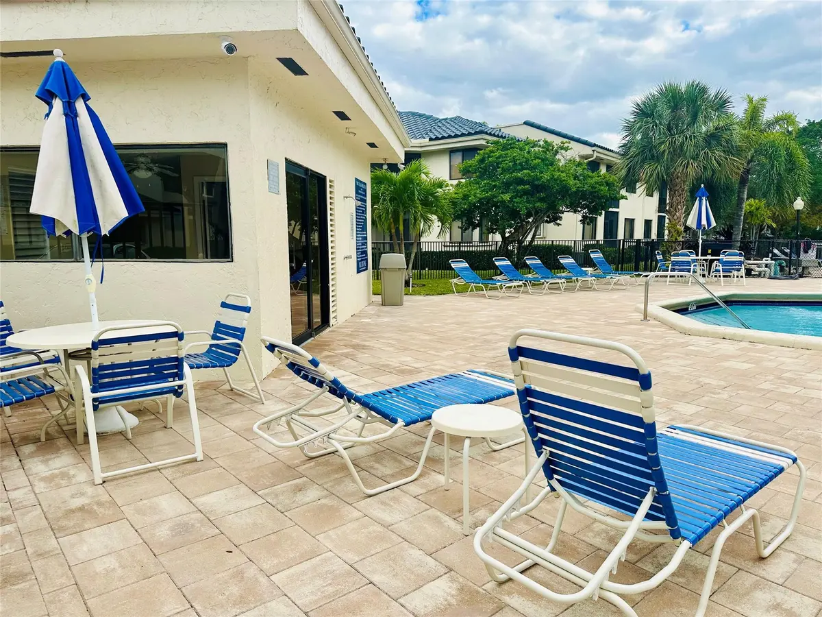 Photo 4 at 8142 NW 17th Manor, Plantation