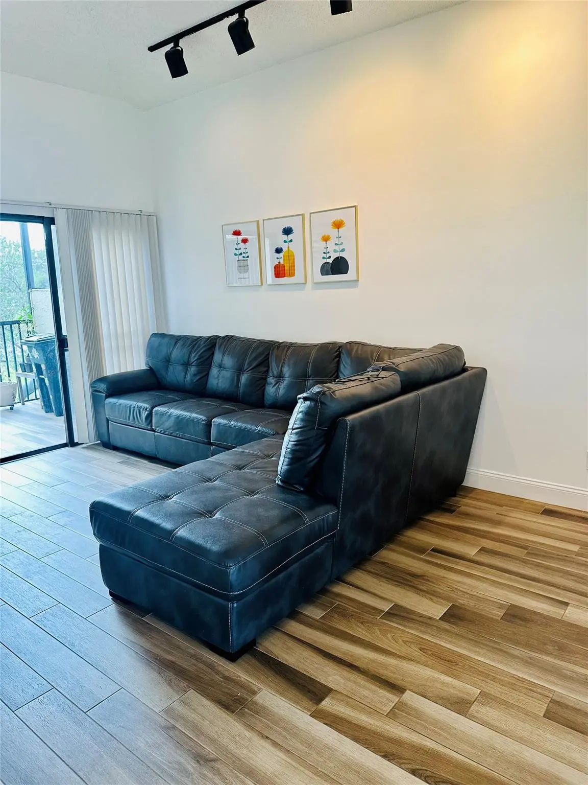 living room at 8142 NW 17th Manor, Plantation