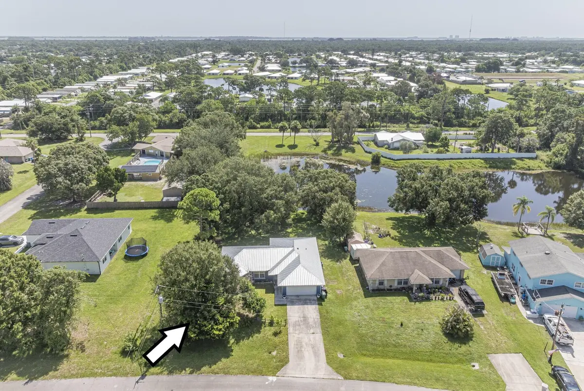 6704 HULDA Drive, Fort Pierce, FL – photo 1