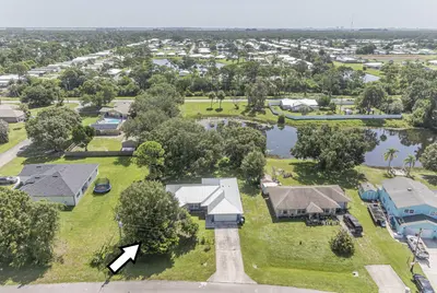 6704 HULDA Drive, Fort Pierce – Single Family Residence for sale