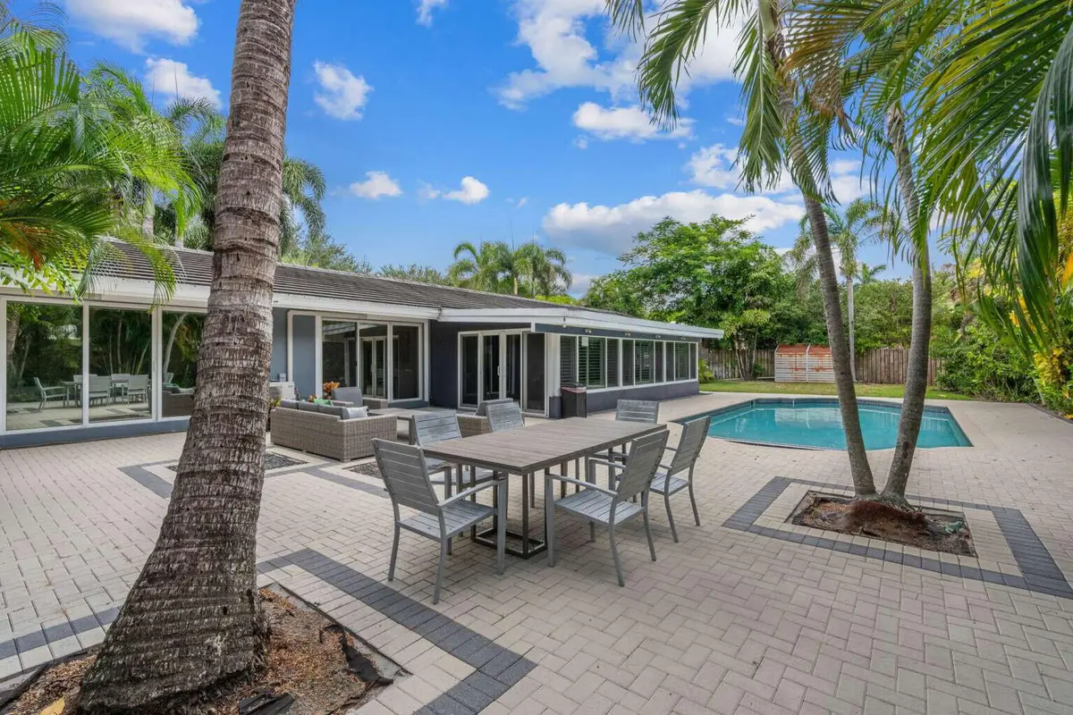 004_Taheri.4 at 2528 NE 26TH Terrace, Fort Lauderdale