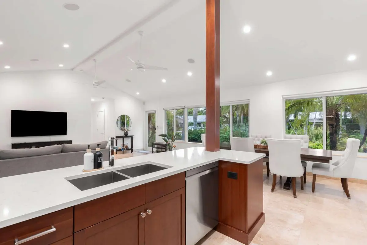 007_Taheri.7 at 2528 NE 26TH Terrace, Fort Lauderdale
