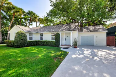 1161 N OCEAN Way, Palm Beach – Single Family Residence for rent