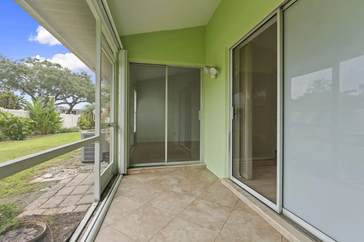10-web-or-mls-DSC01968 at 538 9TH Place, Vero Beach