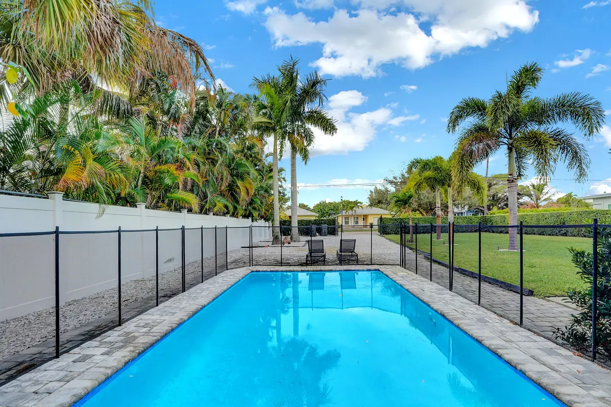 Pool at 311 SE 3rd Avenue Downstairs, Delray Beach