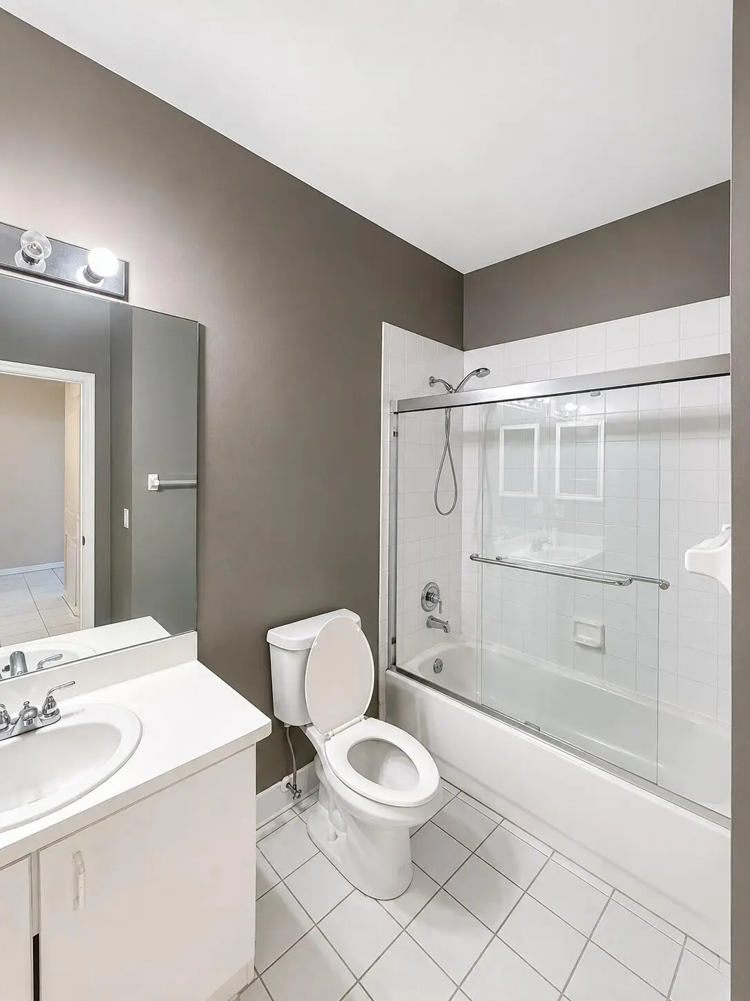 F3DF46ED-D685-45B0-B9B9-F19F9252F0E3 at 2401 E Aragon Boulevard 5, Sunrise