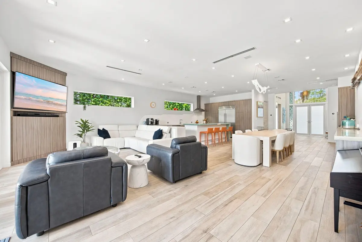 8-web-or-mls-121-s-gordon-rd at 121 S GORDON Road, Fort Lauderdale