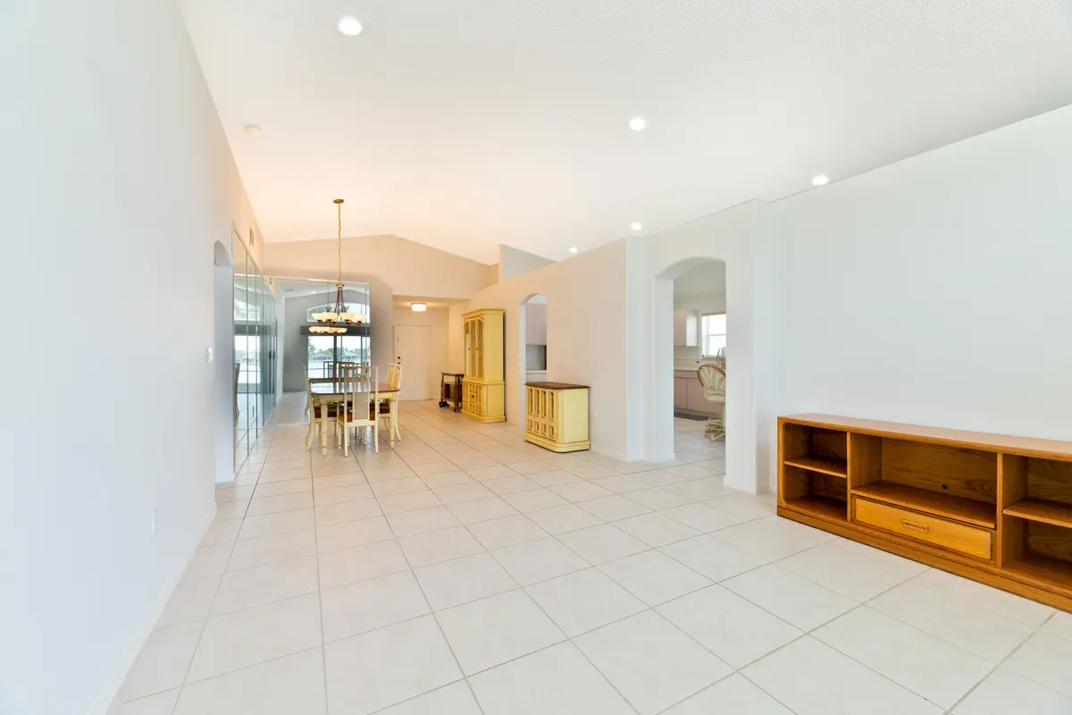 Krauss dining from living 2 at 19200 NW 24TH Court, Pembroke Pines