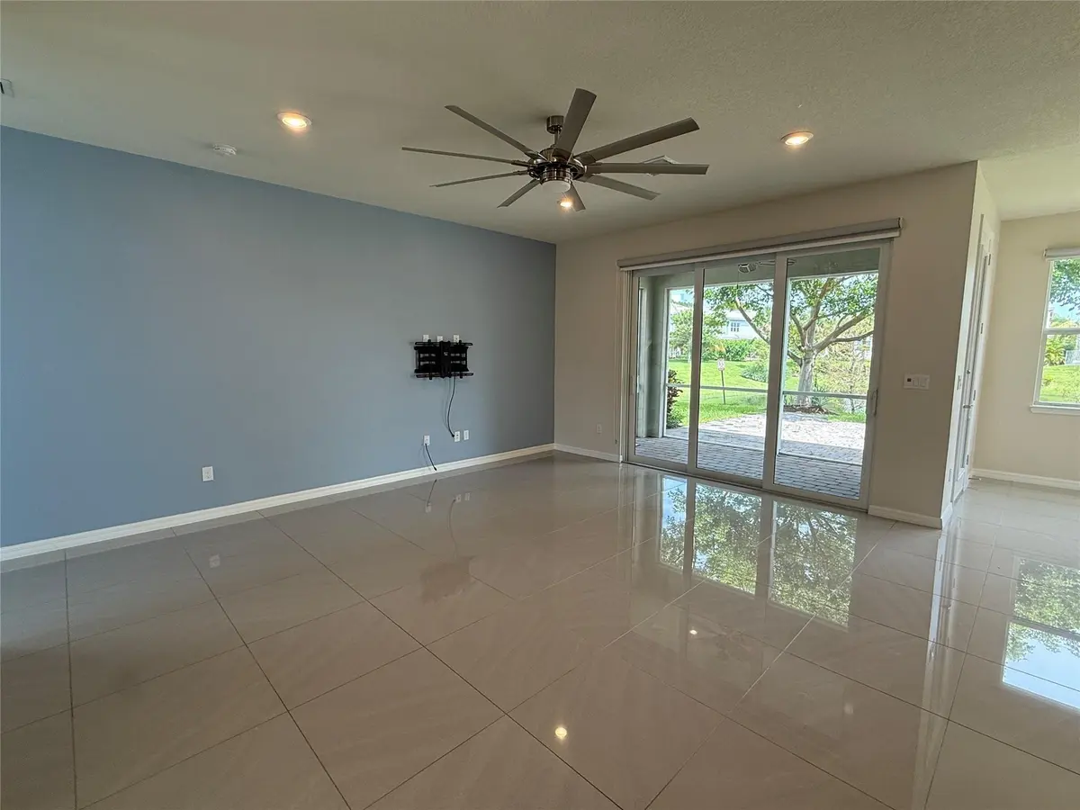 Photo 4 at 1467 Pongam Terrace, Hollywood