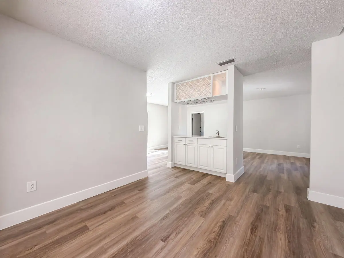 listing_5 at 888 Brightwood, Wellington