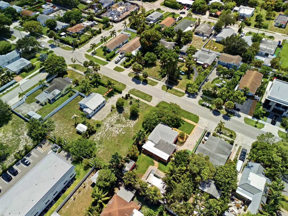 35_dji_20260814150646_0039_d at 233 S SWINTON Avenue, Delray Beach
