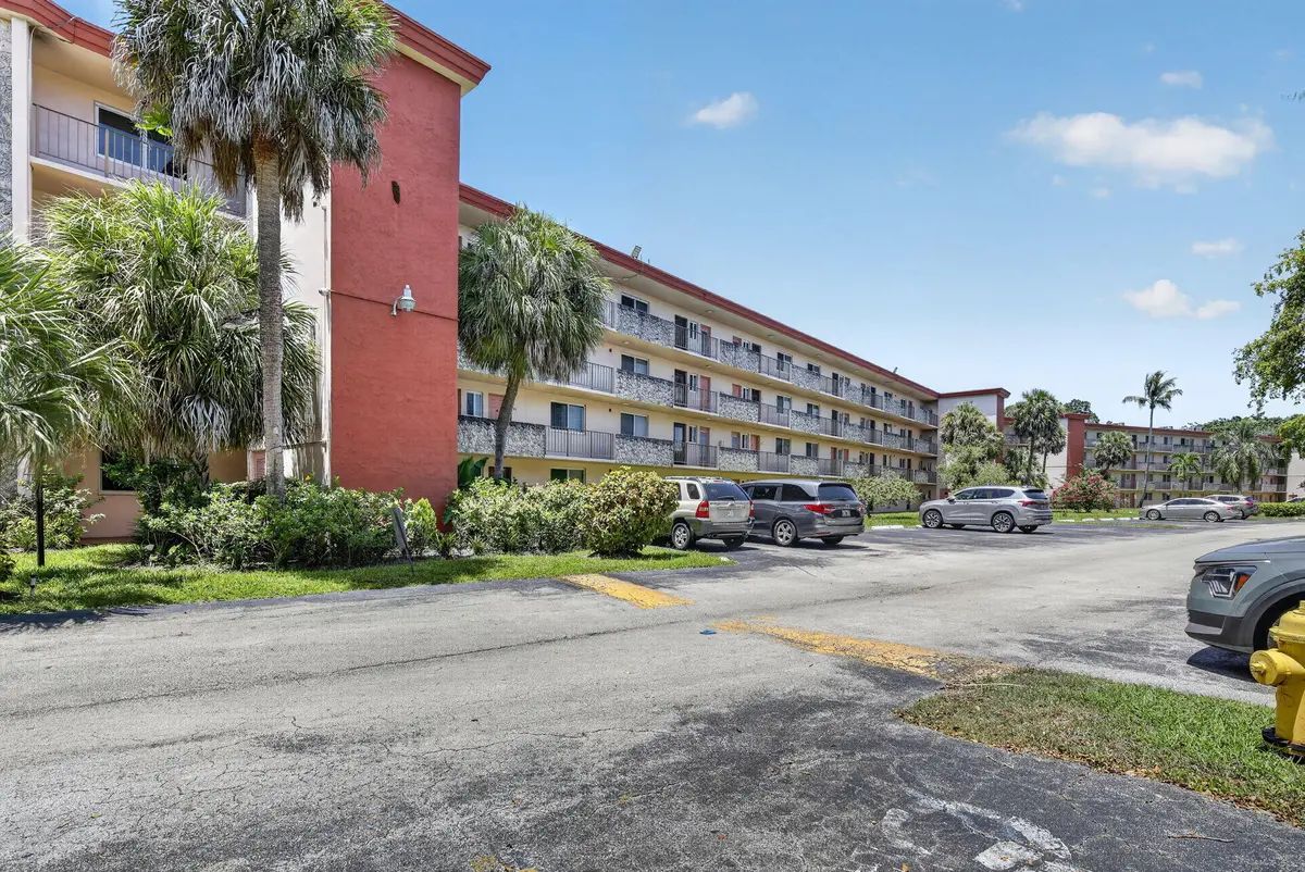 3-web-or-mls-_A7A4554 at 1103 NW 58th Terrace 420, Sunrise