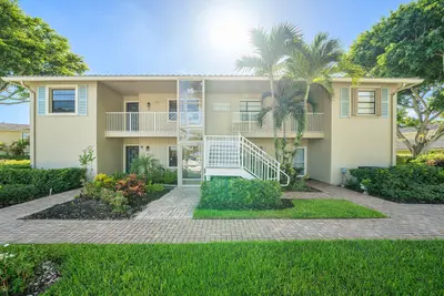 16 WESTGATE Lane 16C, Boynton Beach – Condominium for sale