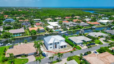 8967 SE Star Island Way, Hobe Sound – Single Family Residence for sale