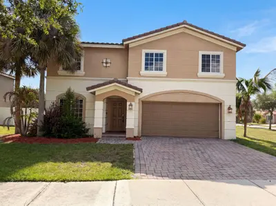 2883 SW Cape Breton Drive, Port St. Lucie – Single Family Residence for sale