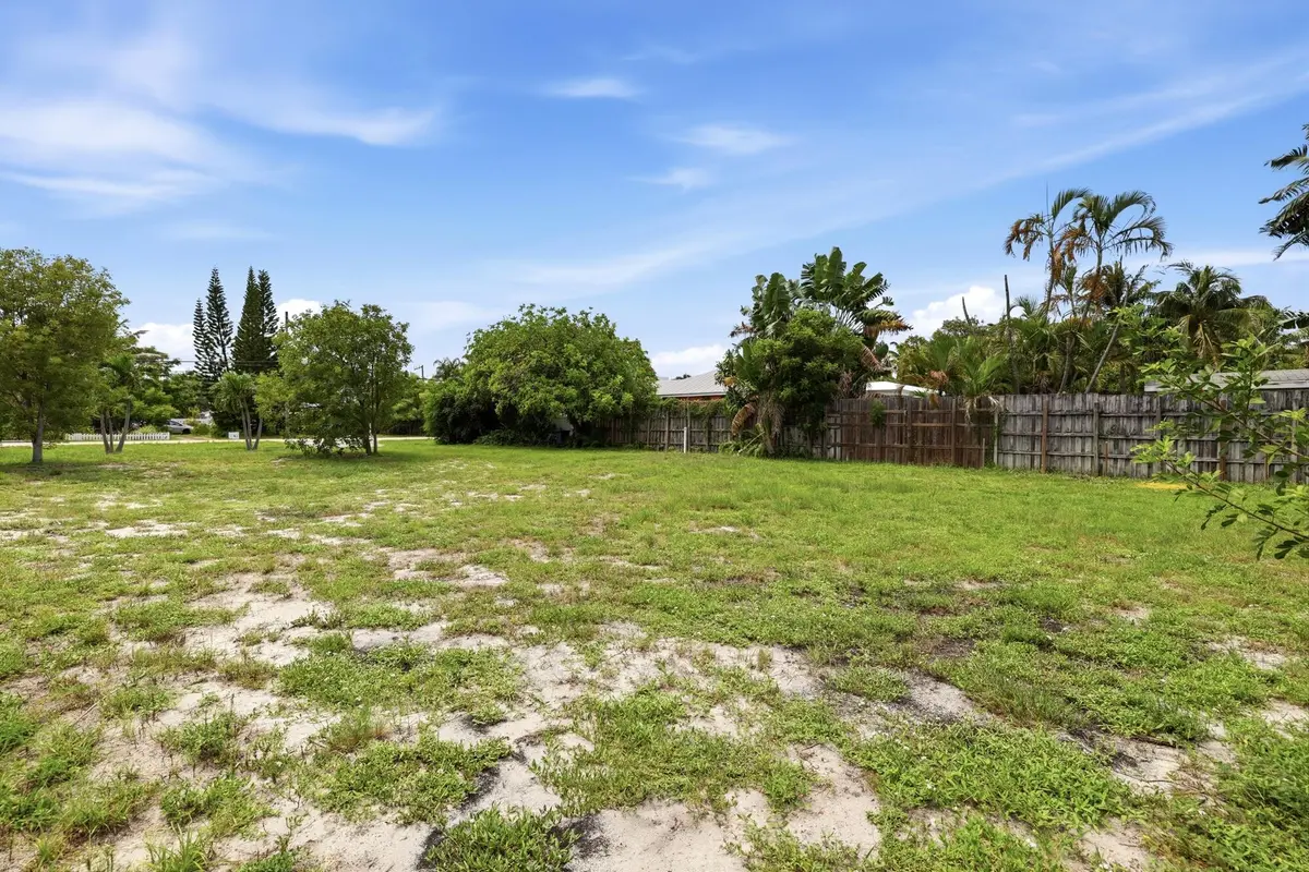 21_0h8a1488 at 227/233 S Swinton Avenue, Delray Beach