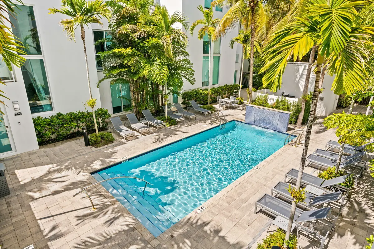 7-web-or-mls-DSC_7335 at 757 NE 4TH Avenue, Fort Lauderdale