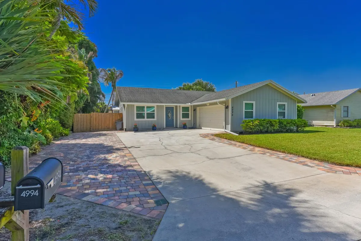 Front of Structure at 4994 SE PINE KNOLL Way, Stuart