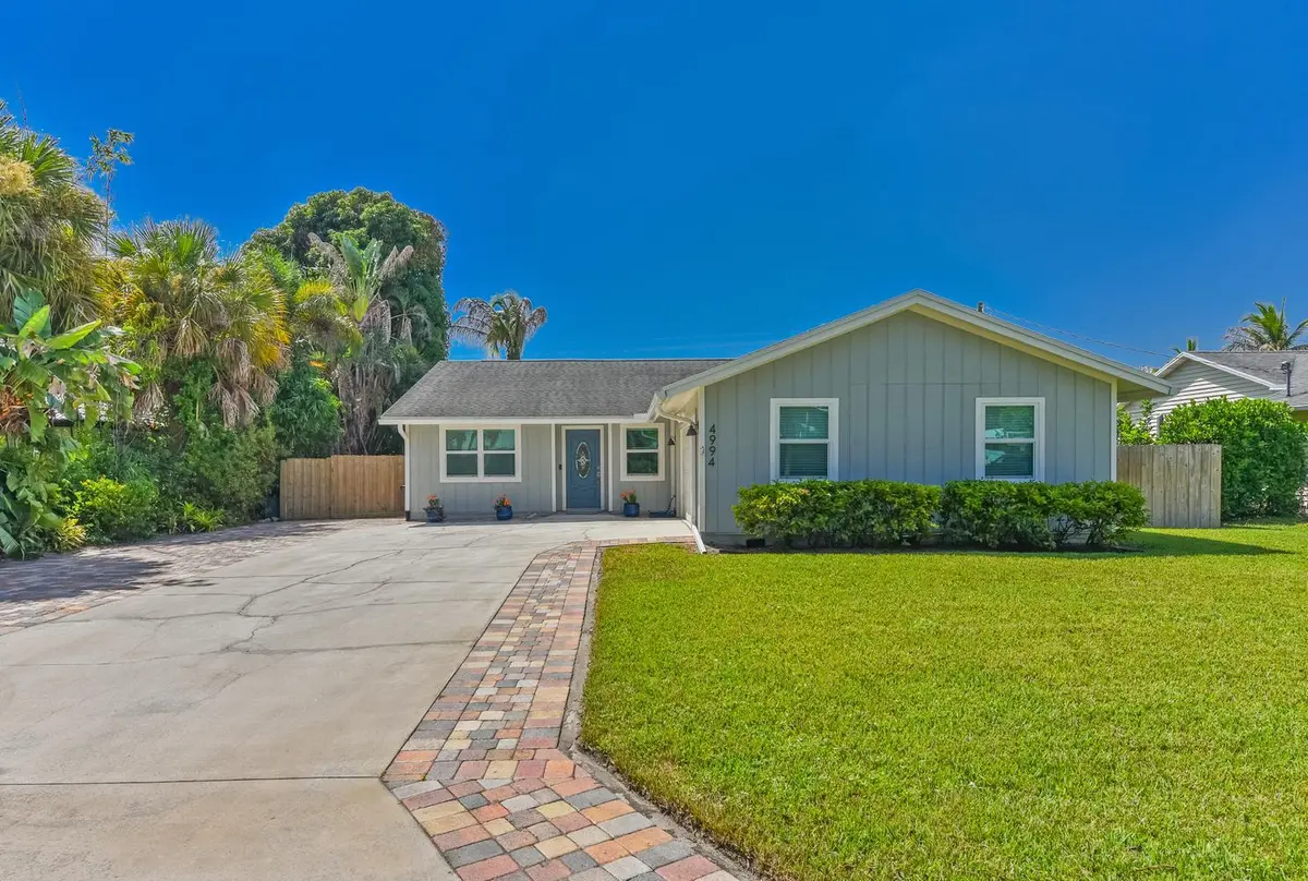 Front of Structure at 4994 SE PINE KNOLL Way, Stuart