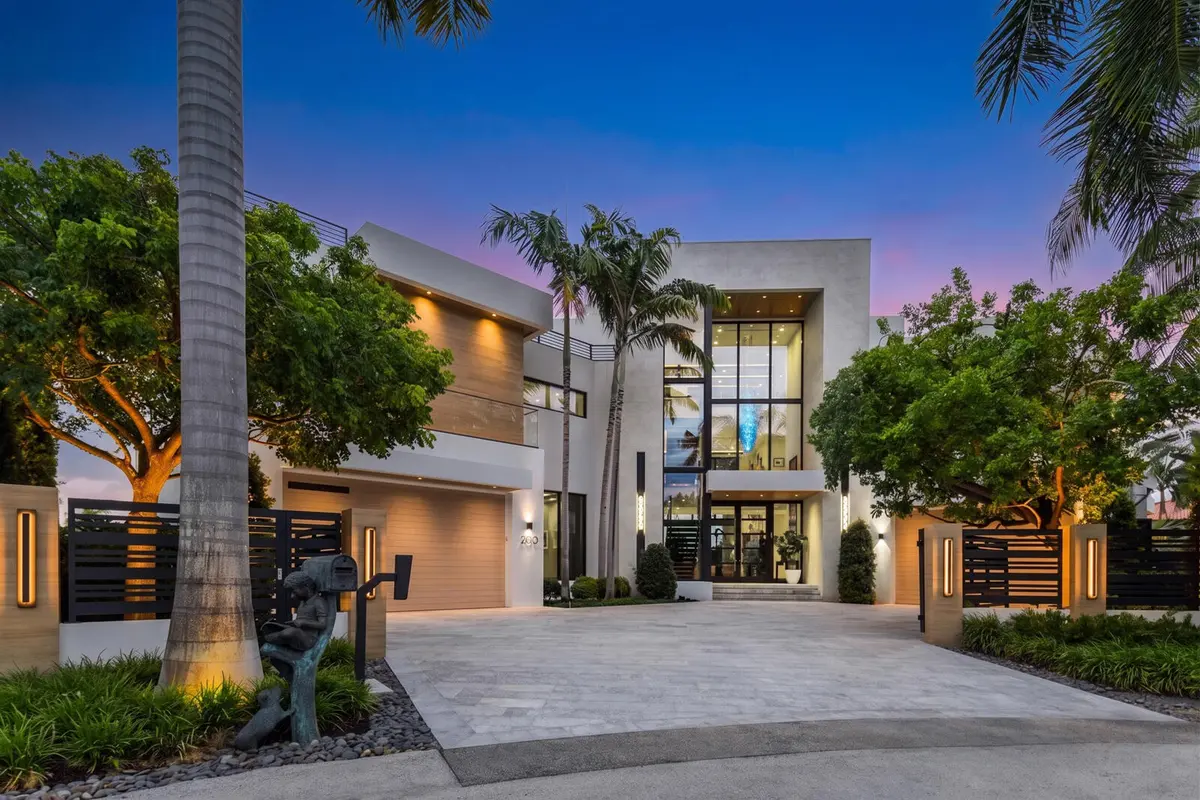 Front at 200 Fiesta Way, Fort Lauderdale