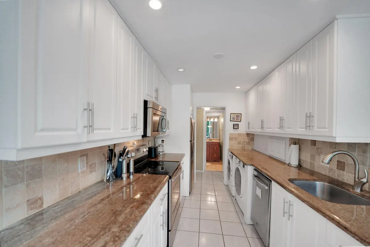 kitchen 2 at 1620 S Ocean Boulevard 1N, Lauderdale-By-The-Sea