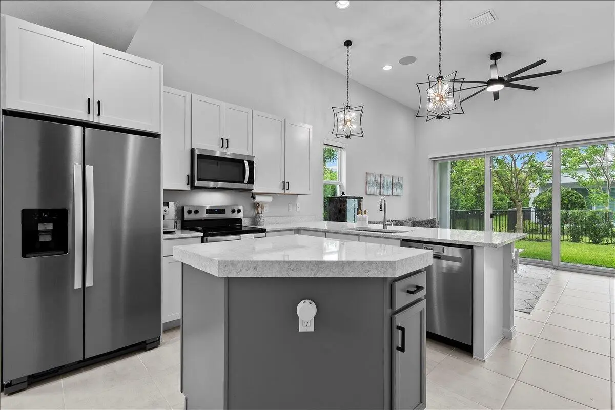 07-JLC_5369 at 16493 Helix Court, Westlake