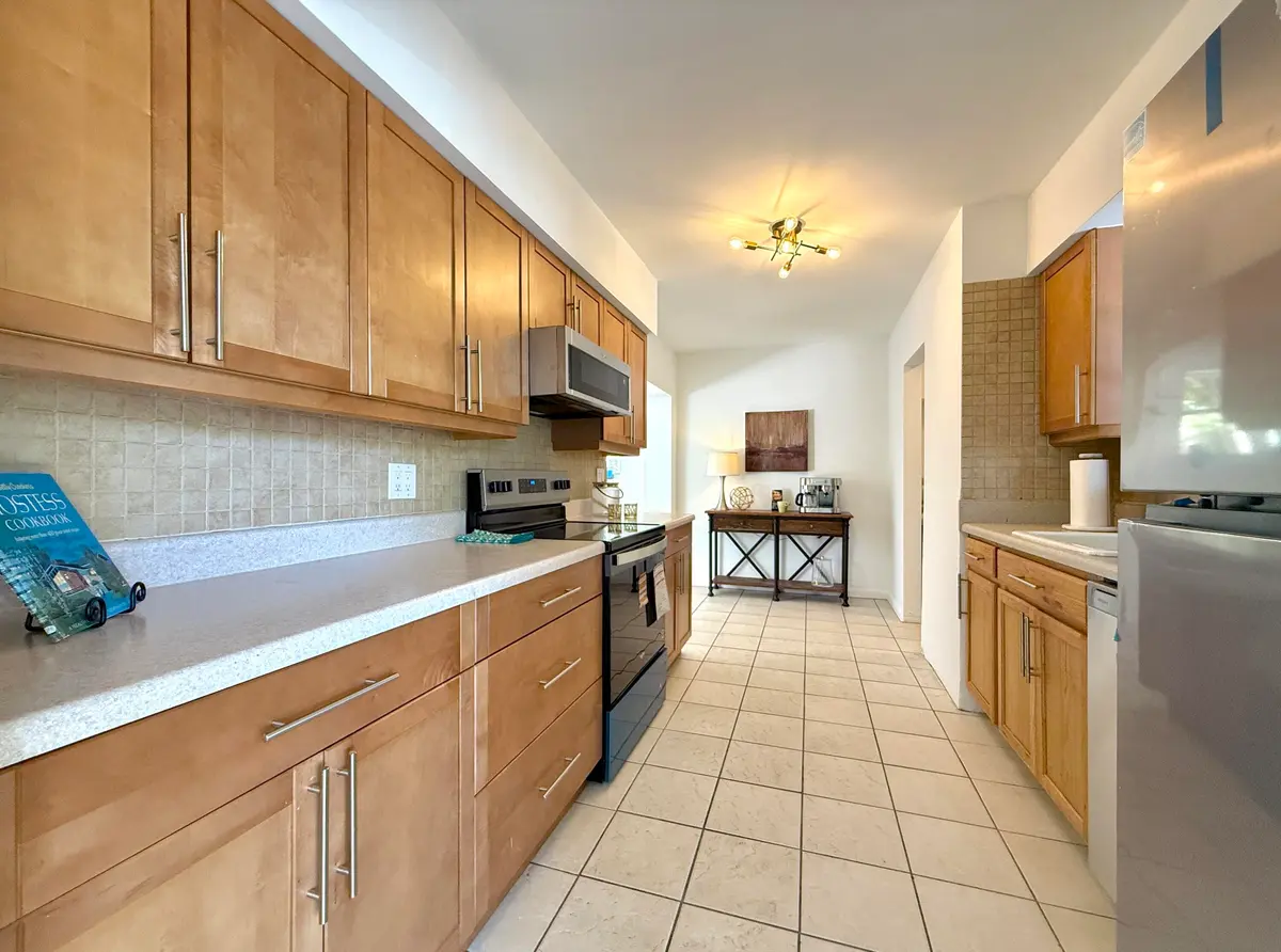 IMG_4923 at 1532 NE 27TH Drive, Wilton Manors