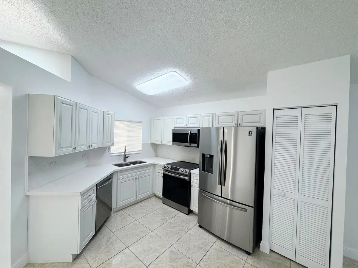 17904 SW 1st Street, Pembroke Pines, FL – photo 4