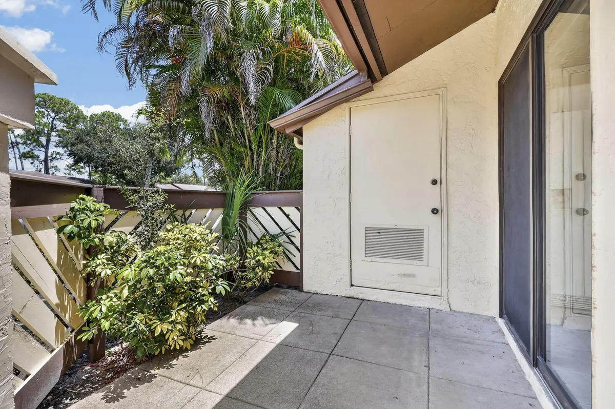 6-web-or-mls-BS1A1398 at 184 MASTIC TREE Court, Royal Palm Beach