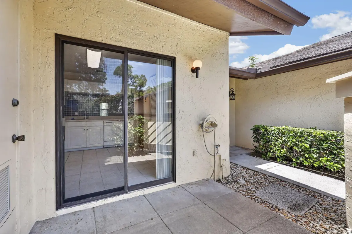 8-web-or-mls-BS1A1404 at 184 MASTIC TREE Court, Royal Palm Beach
