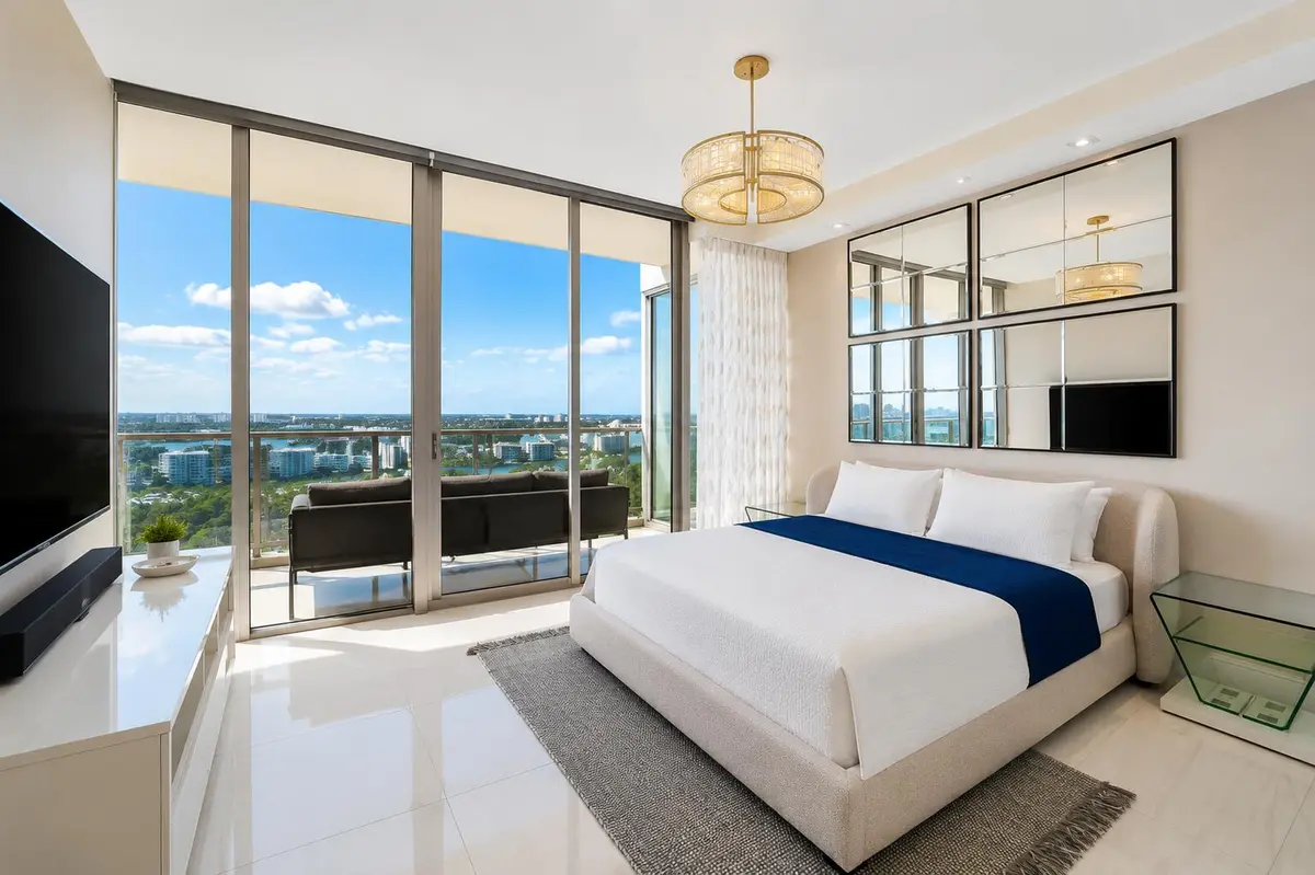 z1 at 9705 Collins Avenue 1905N, Bal Harbour
