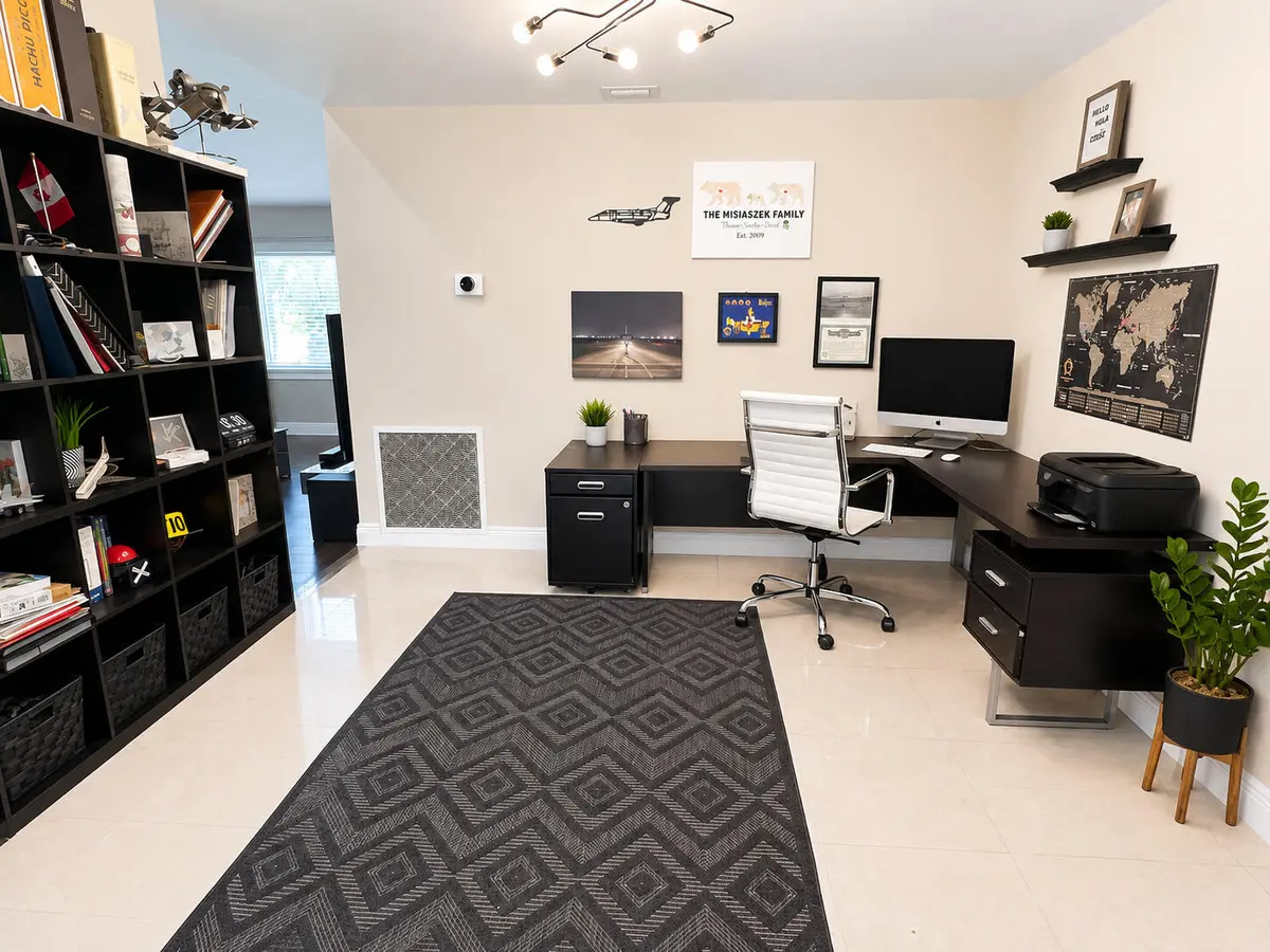 office / formal dining room at 10601 NW 7TH Place, Coral Springs