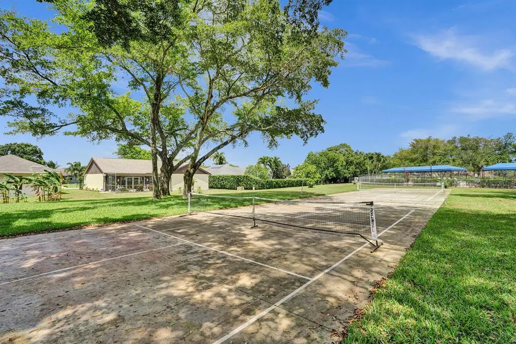 clubhouse tenis at 14574 Shadow Wood Lane, Delray Beach