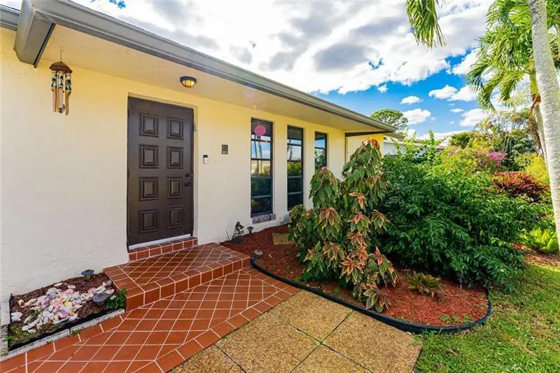 entrada casita at 14574 Shadow Wood Lane, Delray Beach