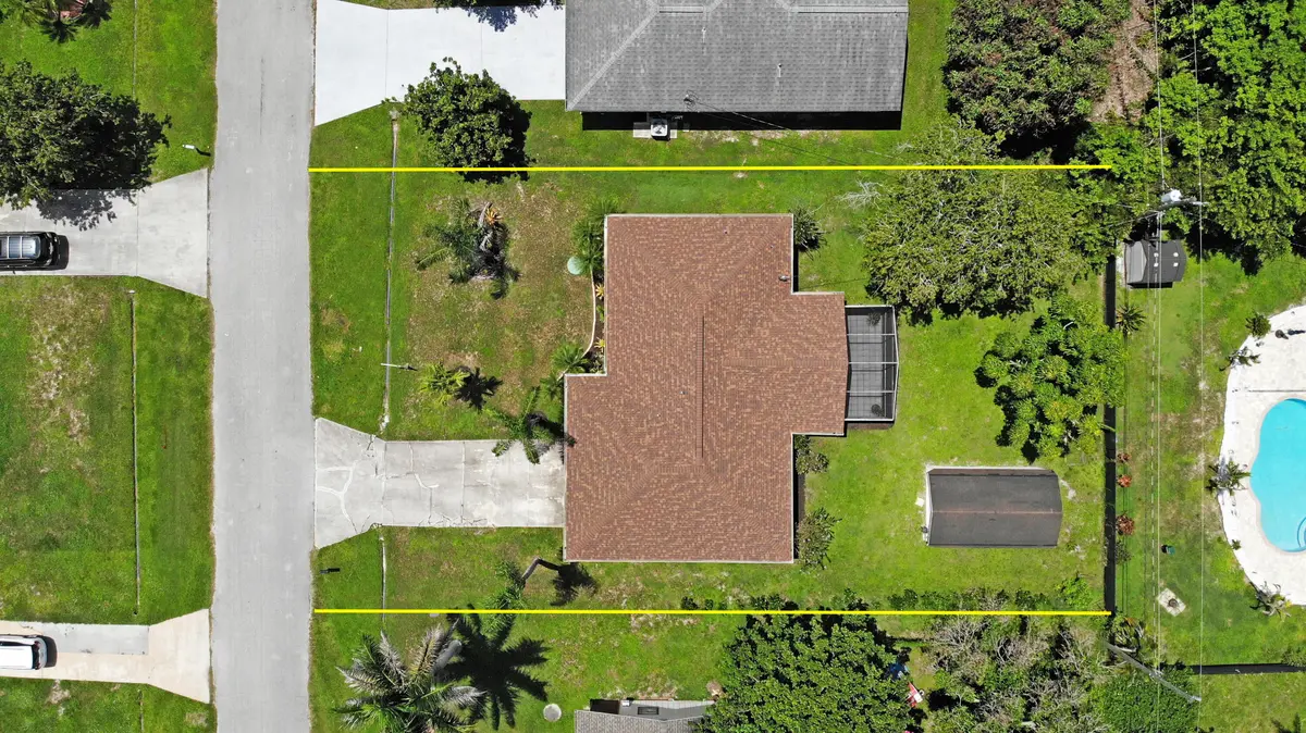Home Sweet Home at 471 SE Lancaster Avenue, Port St. Lucie