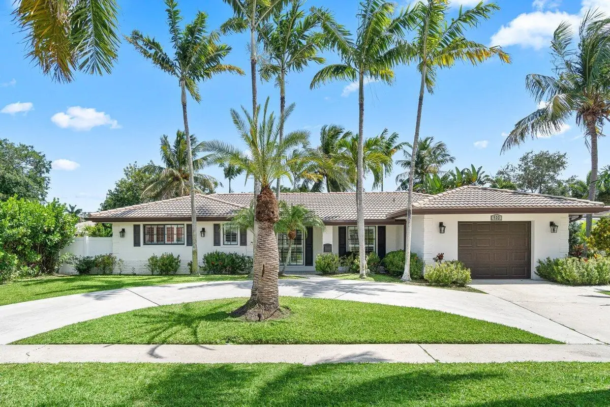 Exterior Front at 800 SW 5TH Street, Boca Raton
