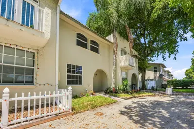 4161 NW 9TH Avenue 5, Deerfield Beach – Townhouse for sale