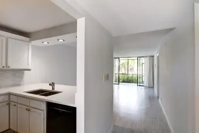 11 ROYAL PALM Way 1040, Boca Raton – Condominium for rent