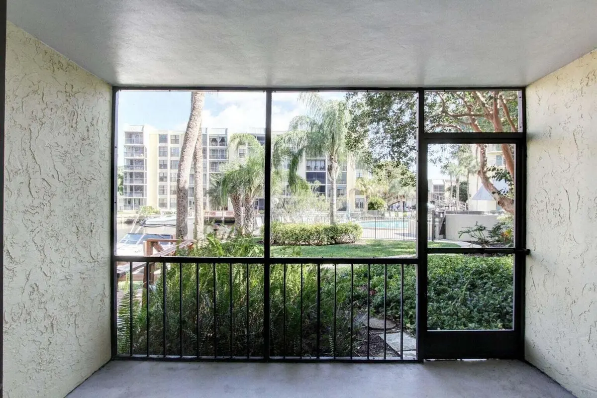 20220331201015222630000000-o at 11 ROYAL PALM Way 1040, Boca Raton