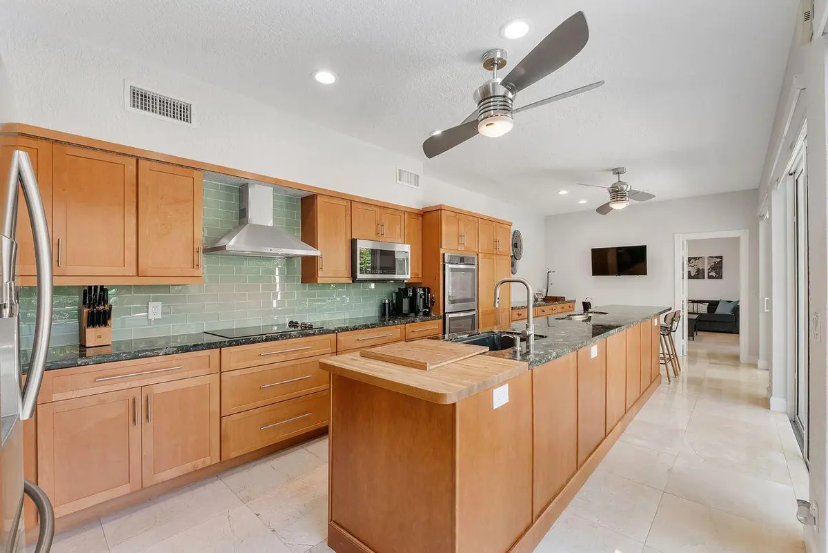 1081_Bel_Aire_Dr_E_031 at 1081 BEL AIRE Drive, Pembroke Pines