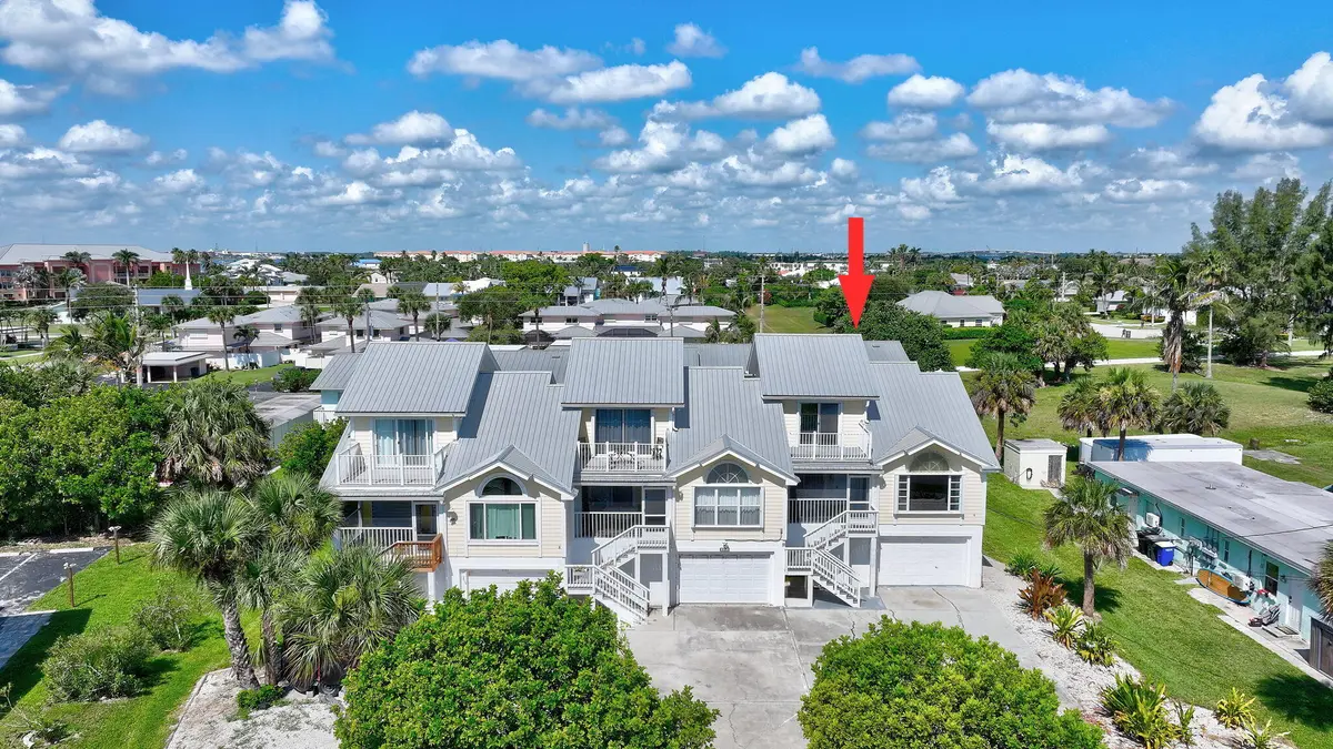 END UNIT TOWNHOME at 651 HERNANDO Street, Fort Pierce