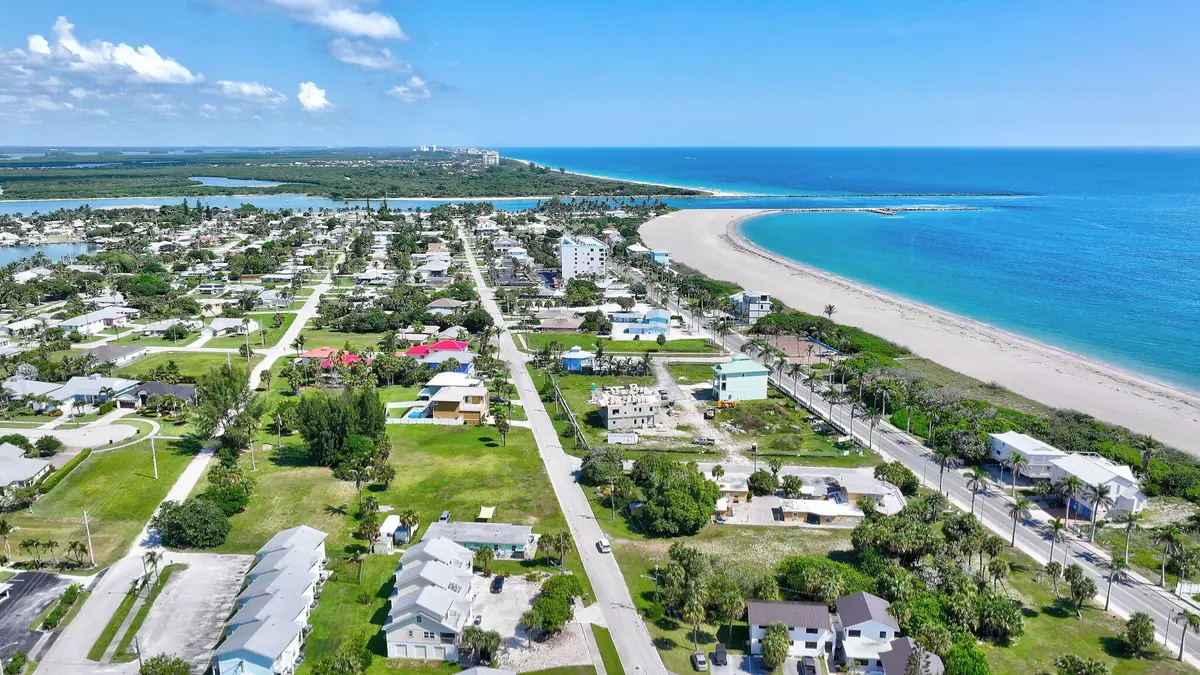 SHORT STROLL TO INLET & RESTAURANTS at 651 HERNANDO Street, Fort Pierce
