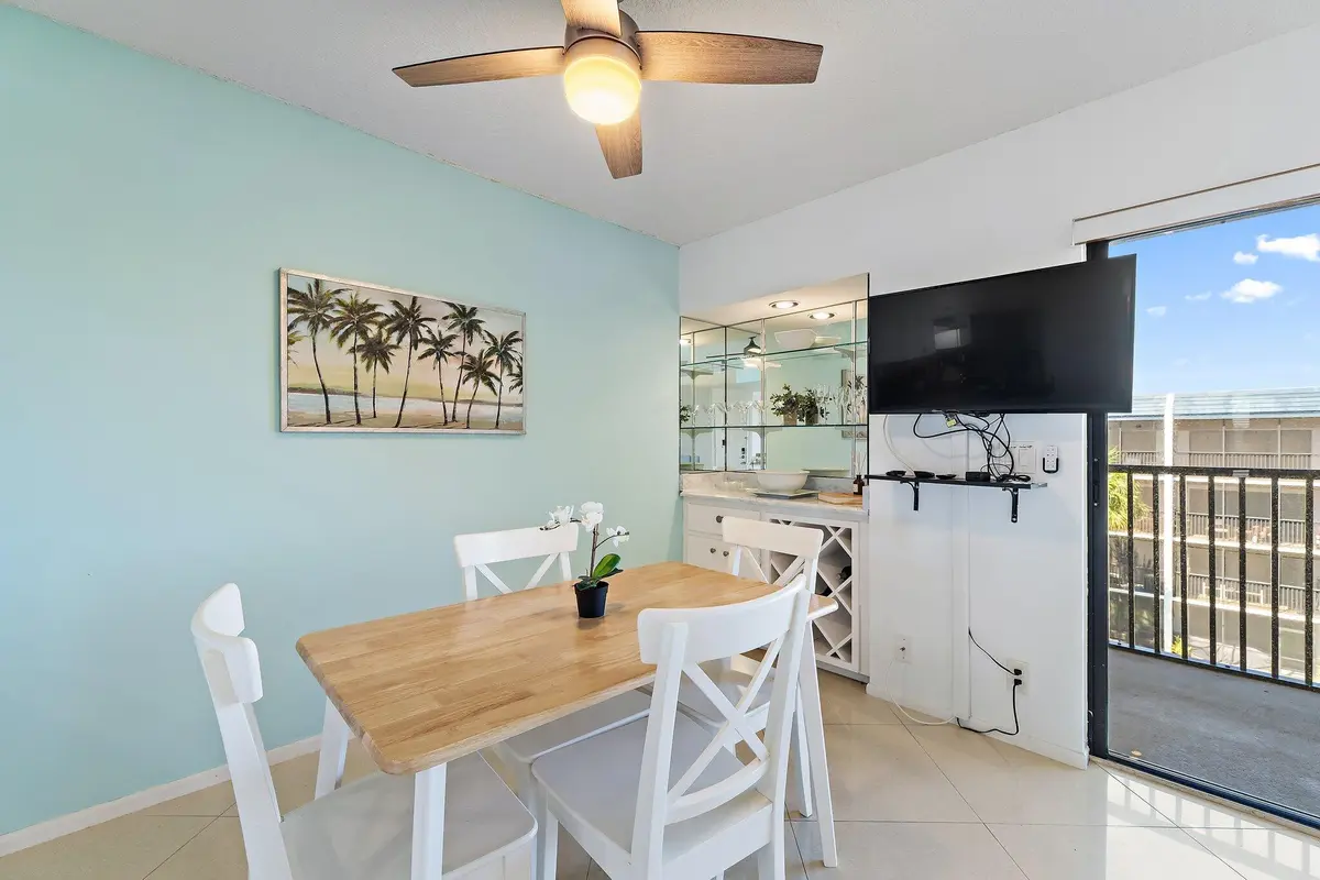 Dining area at 1605 S US HIGHWAY 1 A407, Jupiter