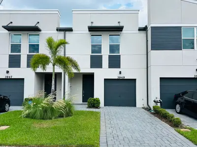 3949 SE MENTMORE Lane, Stuart – Townhouse for rent