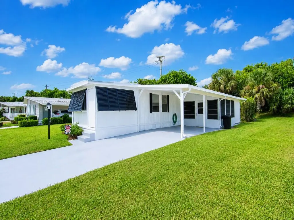 Front of Structure at 385 NE Jade Circle, Jensen Beach