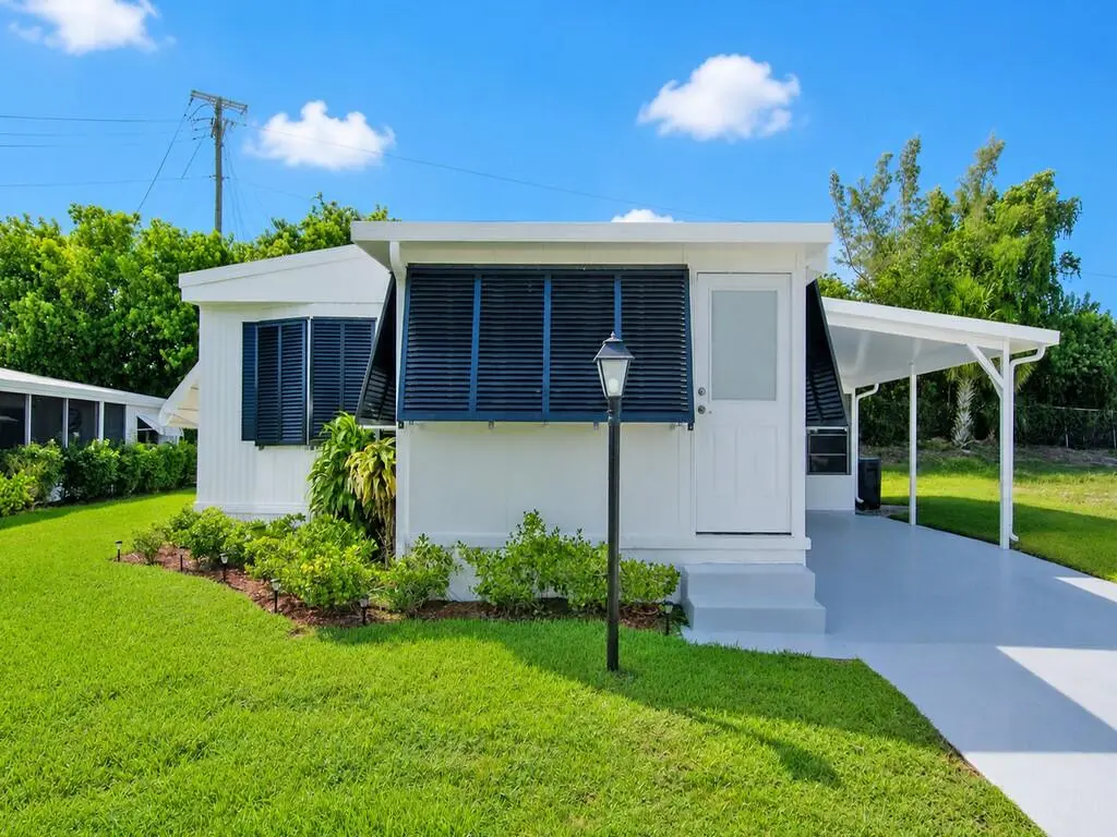 Front of Structure at 385 NE Jade Circle, Jensen Beach