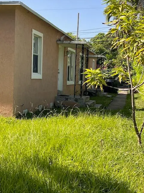 IMG_2189 at 670 NE 87th Street, Miami