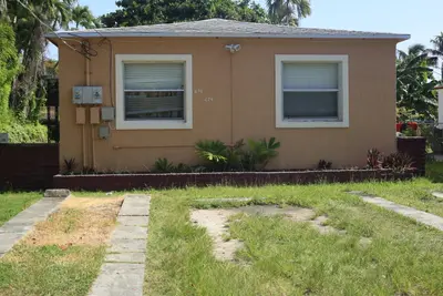 670 NE 87th Street, Miami – Duplex for sale