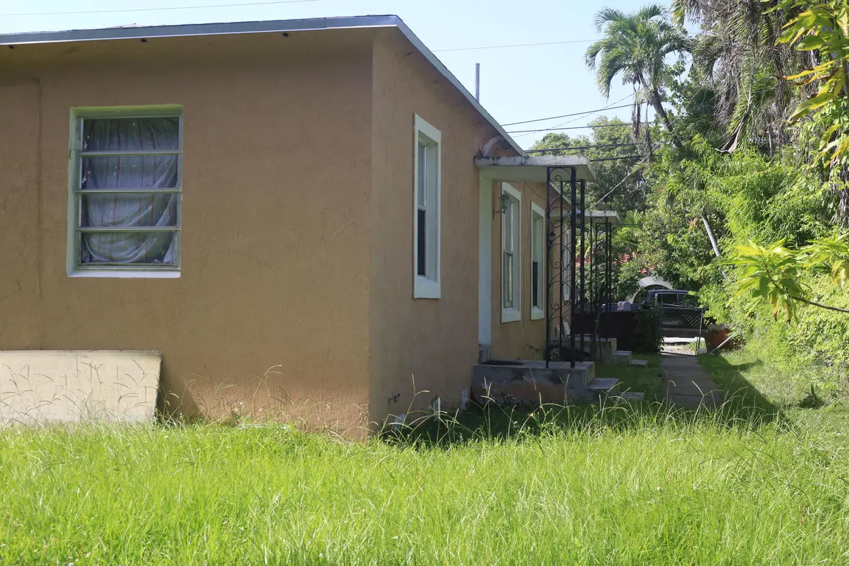 IMG_9312 at 670 NE 87th Street, Miami