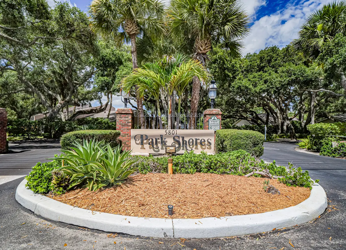 219 E Park Shores Circle 219B, Indian River Shores, FL – photo 1